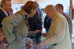 Danach ist genügend Zeit zur Fachsimpelei und dem Begutachten von Funden