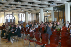 Das Auditorium erwartet nach der Pause die nächsten Vorträge