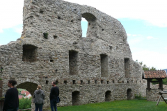 Übrig blieb eine restaurierte Ruine ...