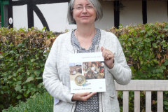 Die Schriftleiterin Betty Arndt stellt die neue "Archäologie in Niedersachsen" vor und verabschiedet sich nach 20 Jahren aus der Redaktion