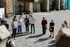 Vor dem historischen Rathaus der Stadt Osnabrück